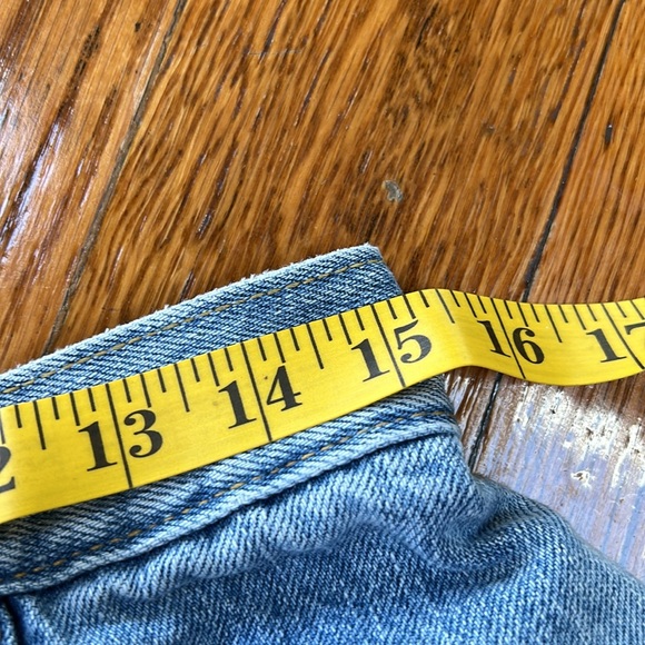 Levi’s 550 Classic Relaxed Tapered jeans. Size 12 with 30” inseam. - Picture 10 of 14
